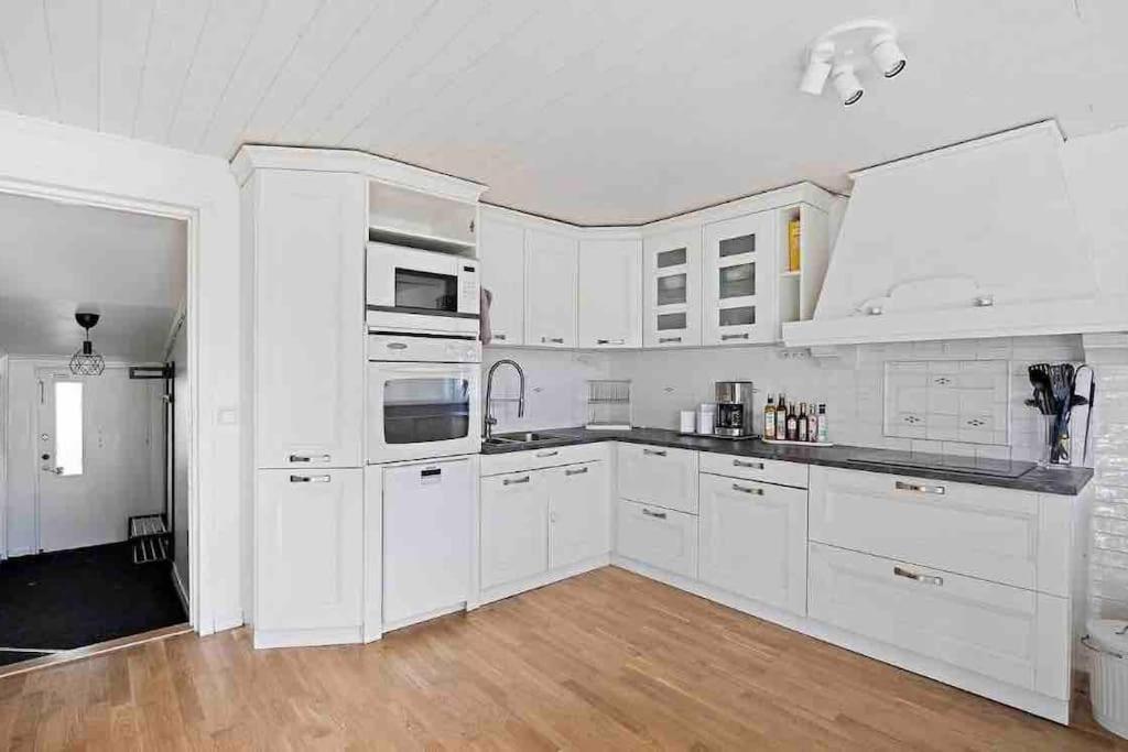 גטבורג Mysigt Hus Med Natur & Jacuzzi I Olofstorp מראה חיצוני תמונה