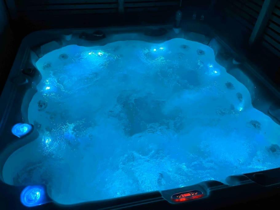גטבורג Mysigt Hus Med Natur & Jacuzzi I Olofstorp מראה חיצוני תמונה