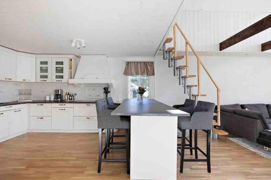 גטבורג Mysigt Hus Med Natur & Jacuzzi I Olofstorp מראה חיצוני תמונה