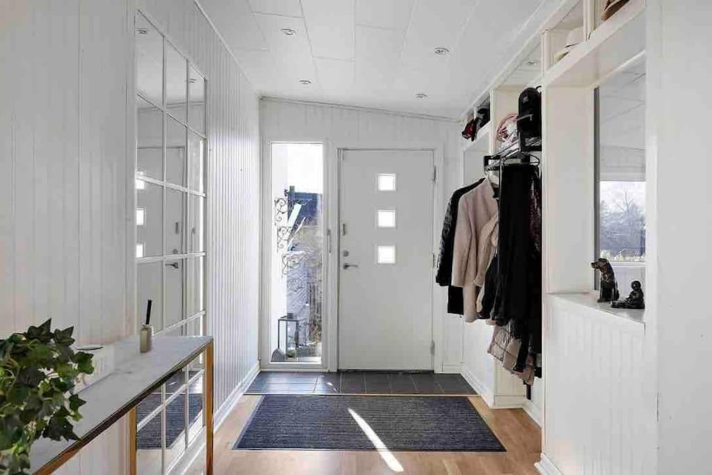גטבורג Mysigt Hus Med Natur & Jacuzzi I Olofstorp מראה חיצוני תמונה